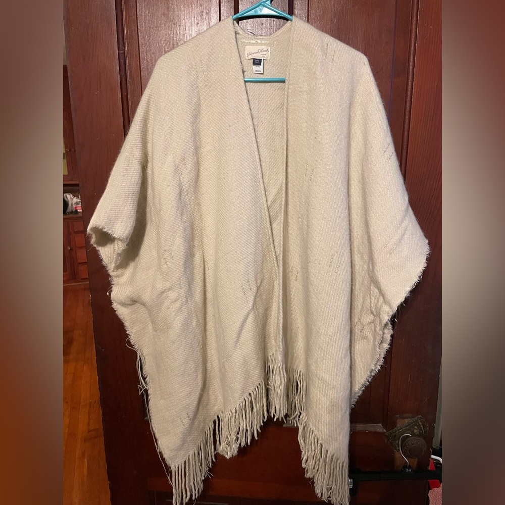 Universal Thread cream poncho cardigan. OSFM.